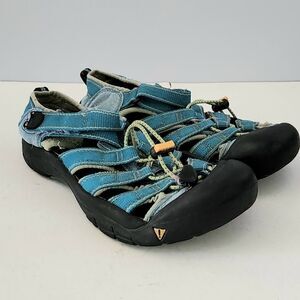 Keen sandles women's size 6 blue